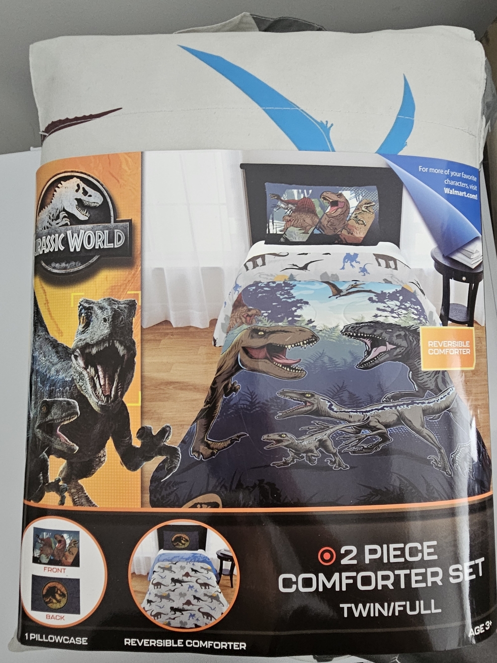 NWT-Jurassic World Reversible Comforter Set - Twin/Full